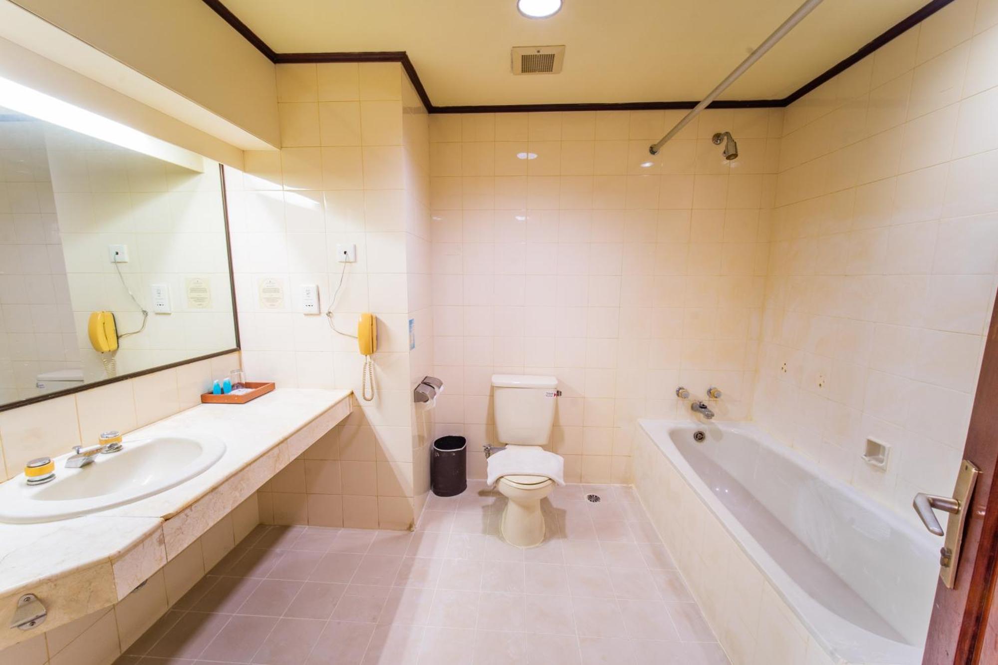 Adika Hotel Bahtera Klandasan Kecil ภายนอก รูปภาพ