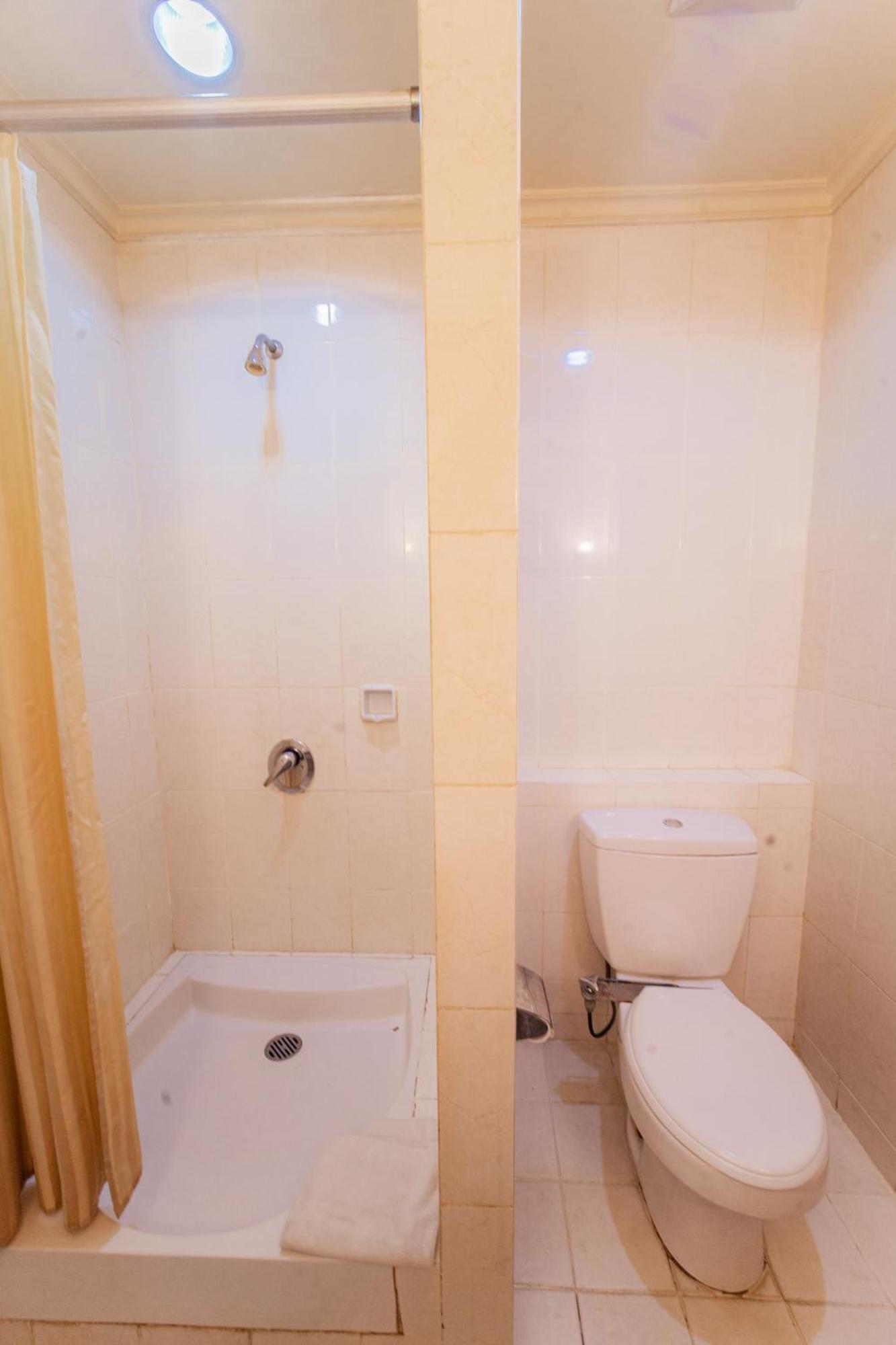 Adika Hotel Bahtera Klandasan Kecil ภายนอก รูปภาพ