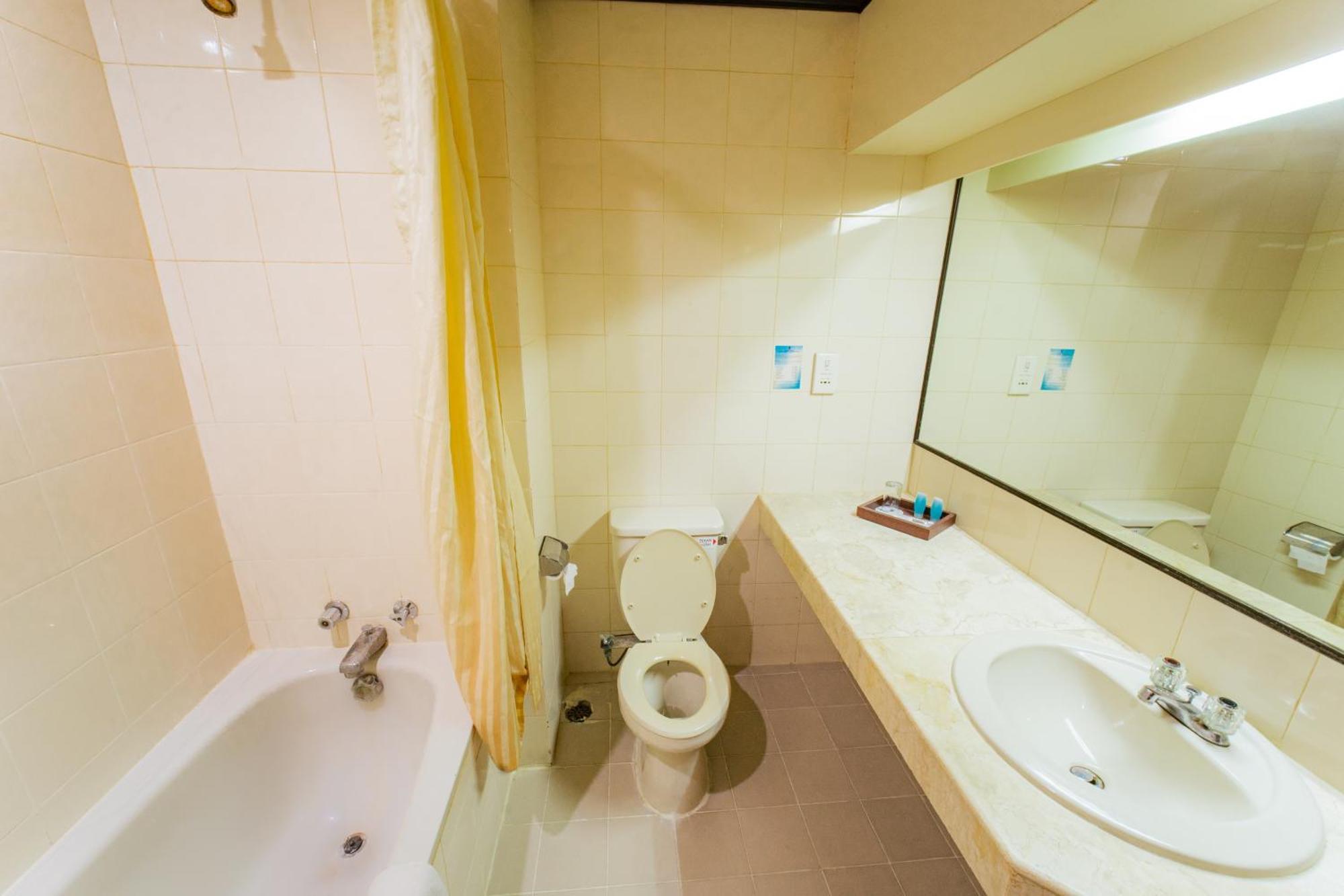 Adika Hotel Bahtera Klandasan Kecil ภายนอก รูปภาพ
