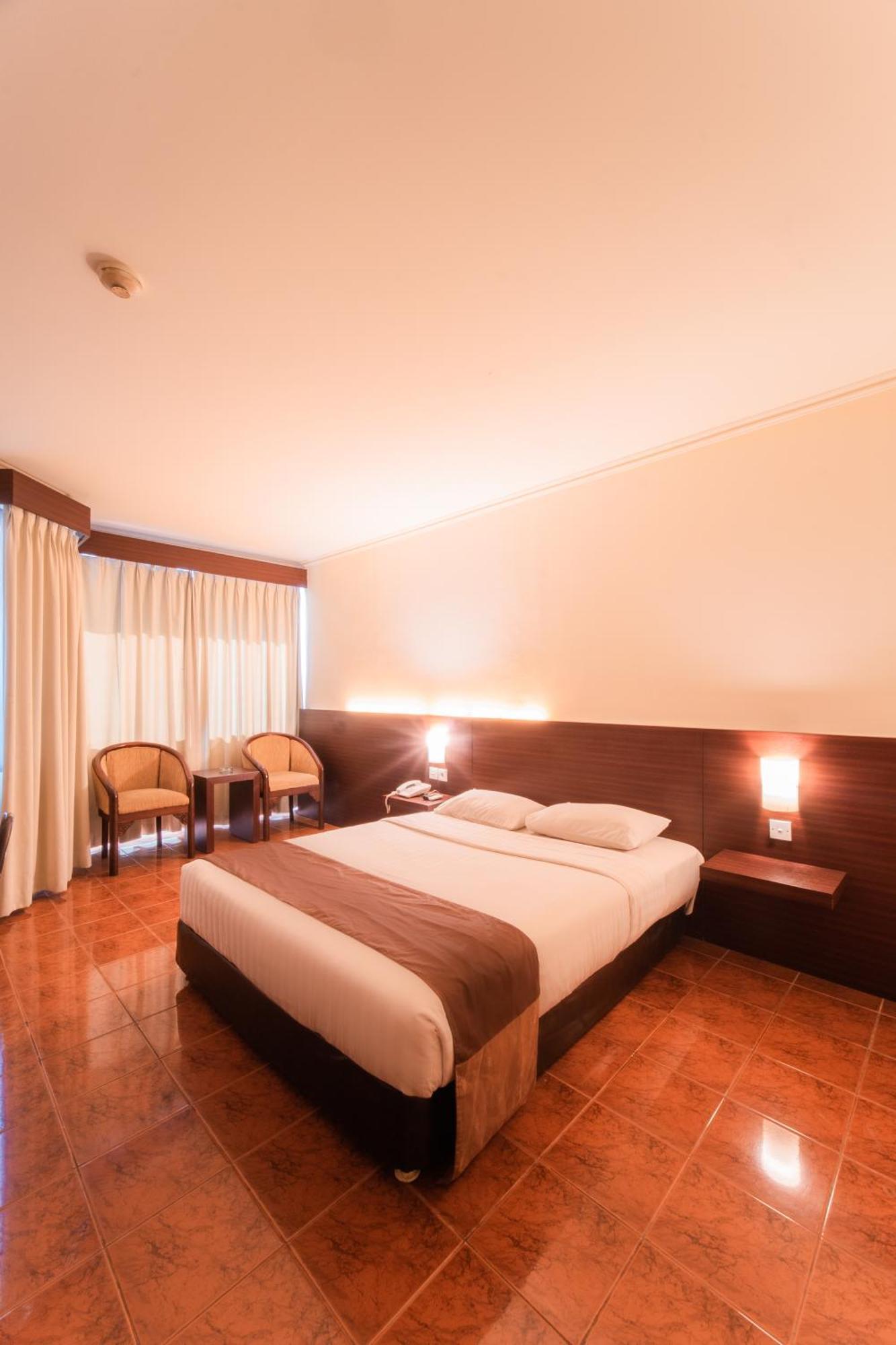 Adika Hotel Bahtera Klandasan Kecil ภายนอก รูปภาพ