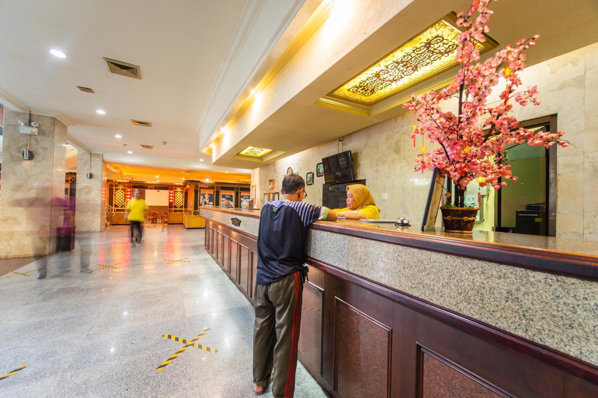 Adika Hotel Bahtera Klandasan Kecil ภายนอก รูปภาพ